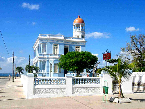 Cuba cienfuegos palacio a